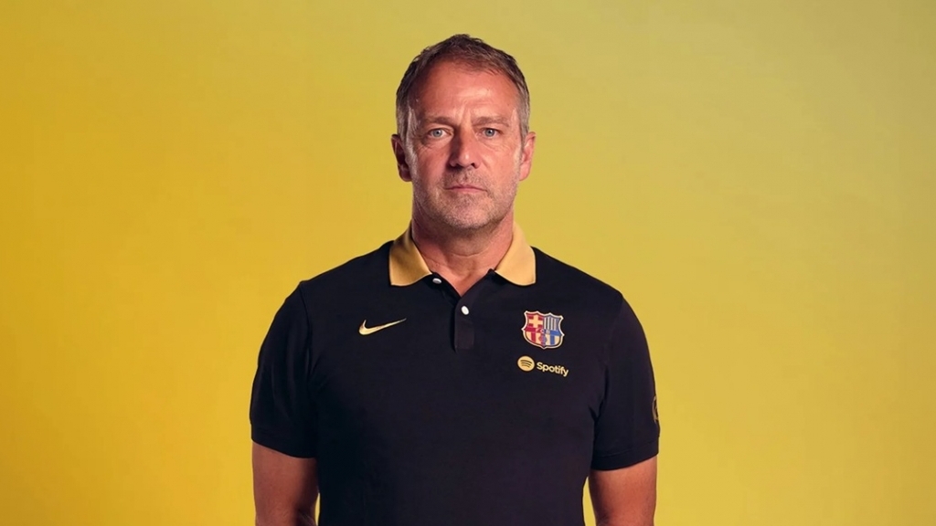 HLV Hansi Flick lại được tôn vinh