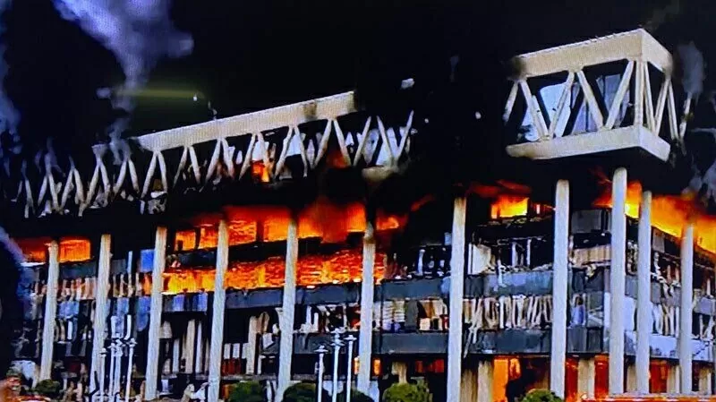 Xung đột Israel-Iran sáng 17/6: Tehran tuyên bố tự vệ, ra đòn 'quyết liệt và tương xứng', Israel nói về kế hoạch ám sát lãnh tụ tối cao Iran