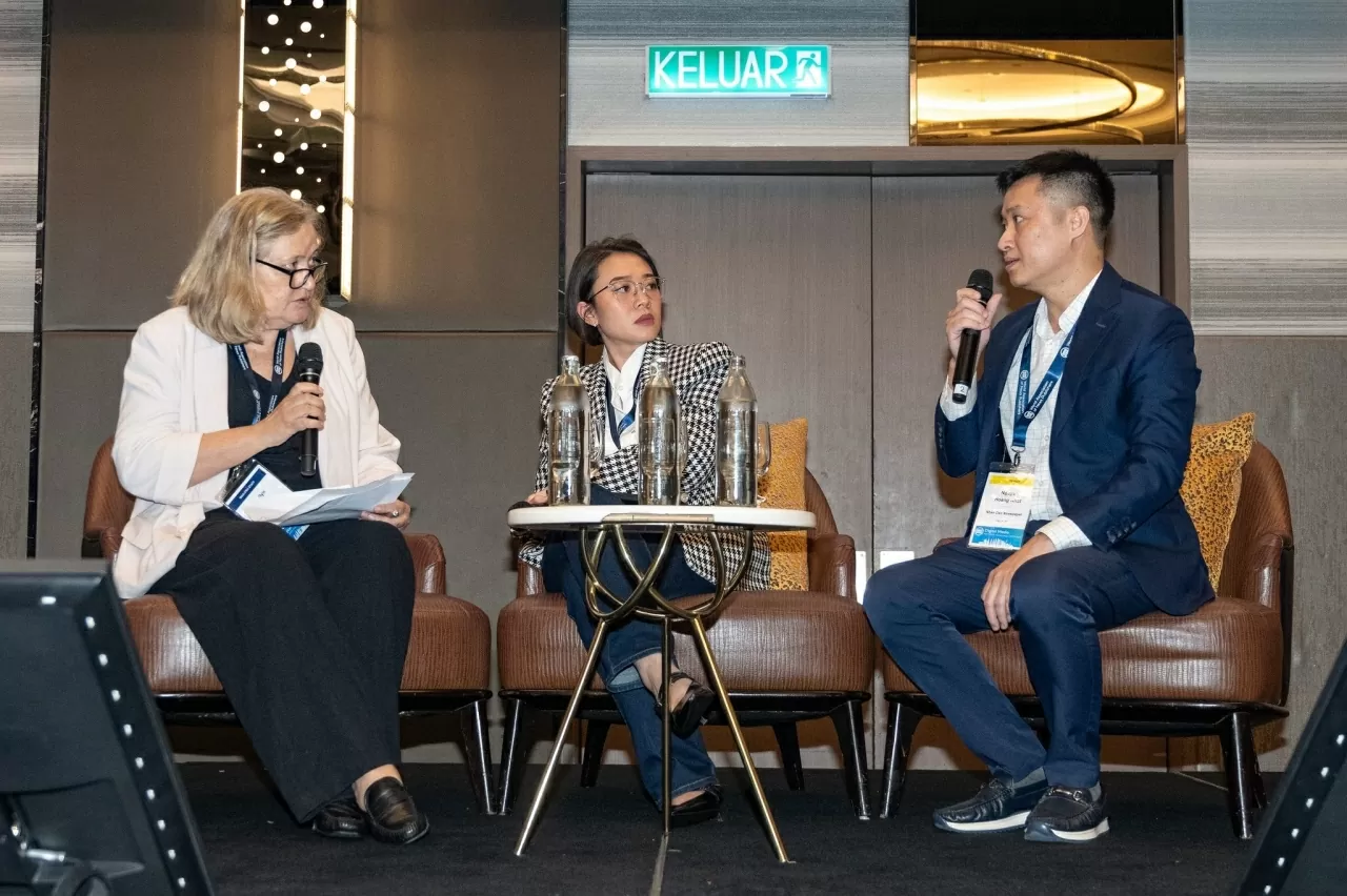 Nhà báo Hoàng Nhật Nhà báo Hoàng Nhật