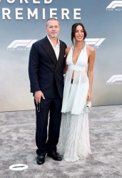 Ra mắt phim mới, tài tử Brad Pitt lịch lãm bên bạn gái