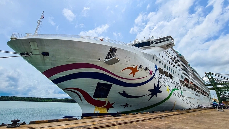 Tàu Star Voyager mở ra kỷ nguyên mới cho du lịch tàu biển Việt Nam