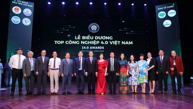 Hơn 100 nhà lãnh đạo và doanh nghiệp sẽ được vinh danh tại Chương trình biểu dương Top Công nghiệp 4.0 Việt Nam lần thứ 4, năm 2025
