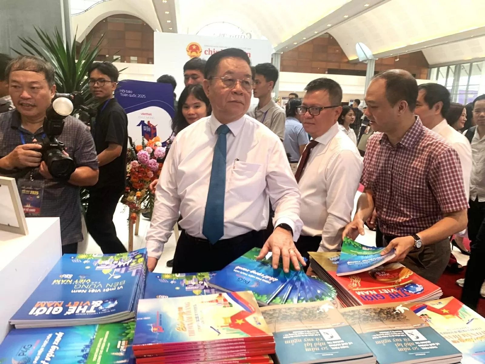 Phát biểu của Trưởng ban Tuyên giáo và Dân vận Trung ương tại Lễ khai mạc Hội báo toàn quốc năm 2025 Phát biểu của Trưởng ban Tuyên giáo và Dân vận Trung ương tại Lễ khai mạc Hội báo toàn quốc năm 2025