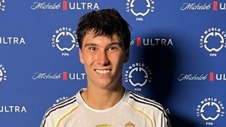 FIFA tôn vinh cầu thủ Real đầu tiên ghi bàn dưới thời HLV Alonso