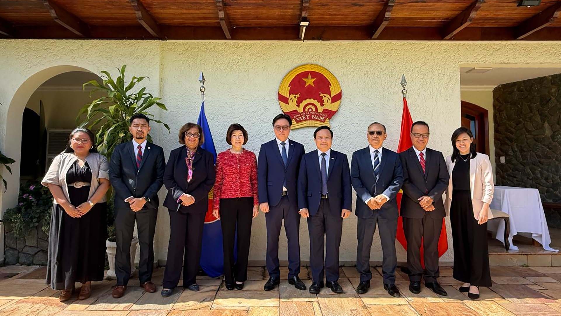 Việt Nam bàn giao chức Chủ tịch luân phiên ASEAN tại Brasília cho Campuchia