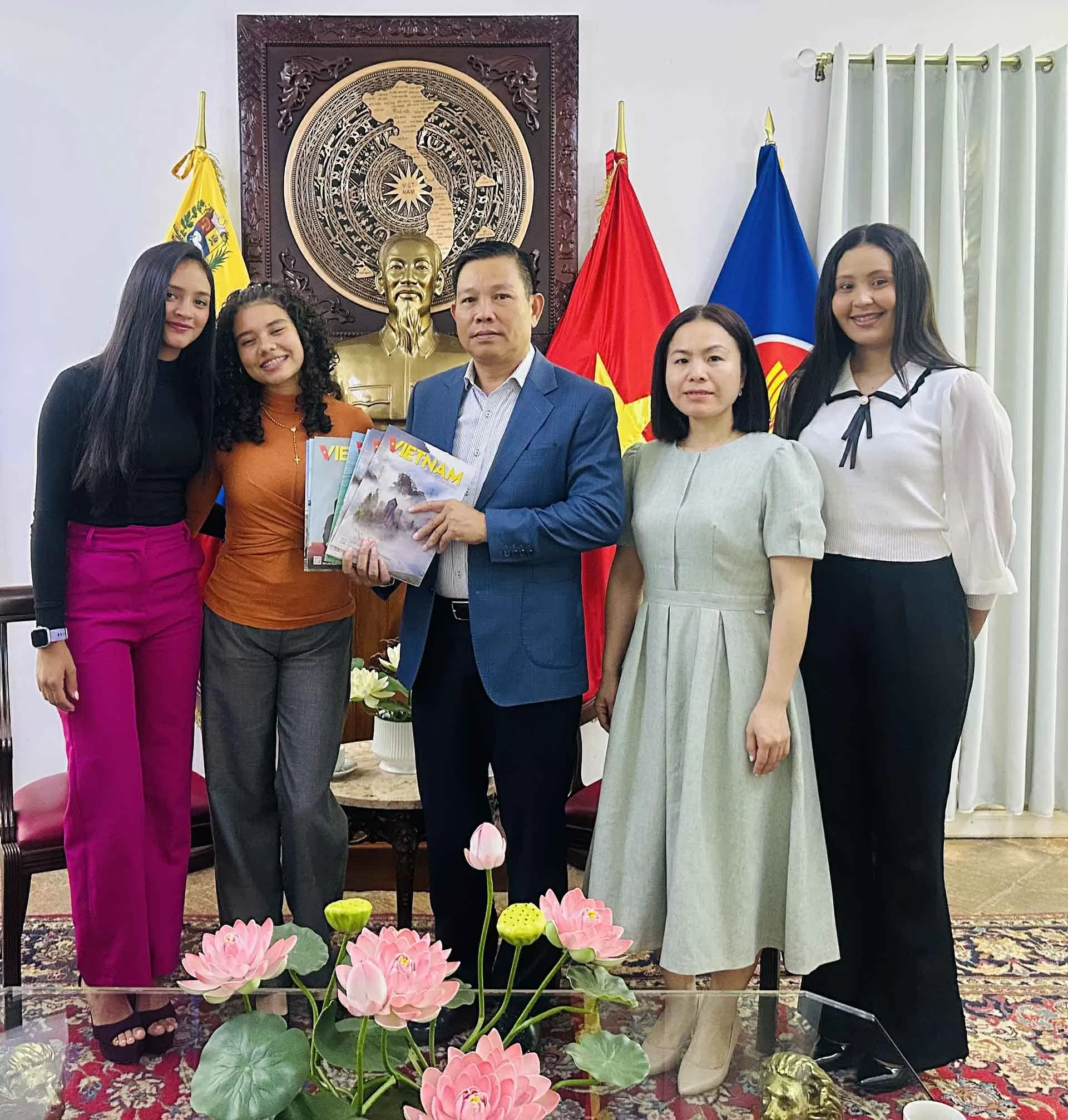 Không gian Việt Nam giữa lòng Caracas