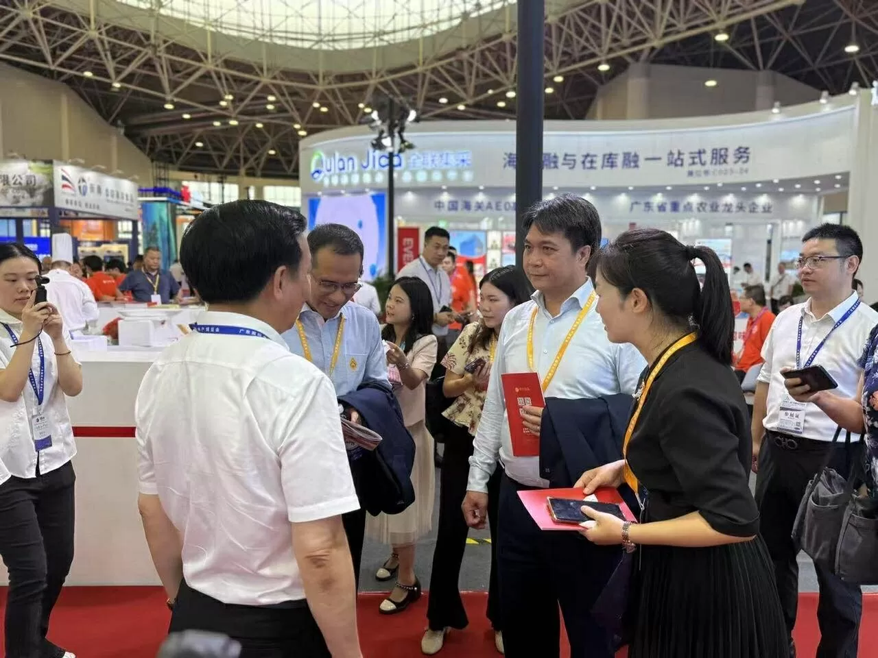 Tổng lãnh sự Việt Nam tại Quảng Châu dự Triển lãm Thủy sản quốc tế Quảng Đông lần thứ 11