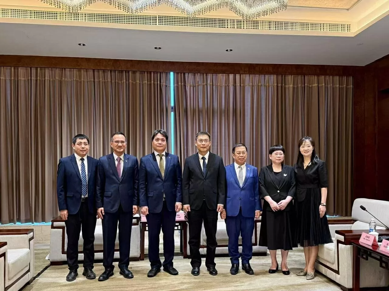 Tổng lãnh sự Việt Nam tại Quảng Châu dự Triển lãm Thủy sản quốc tế Quảng Đông lần thứ 11