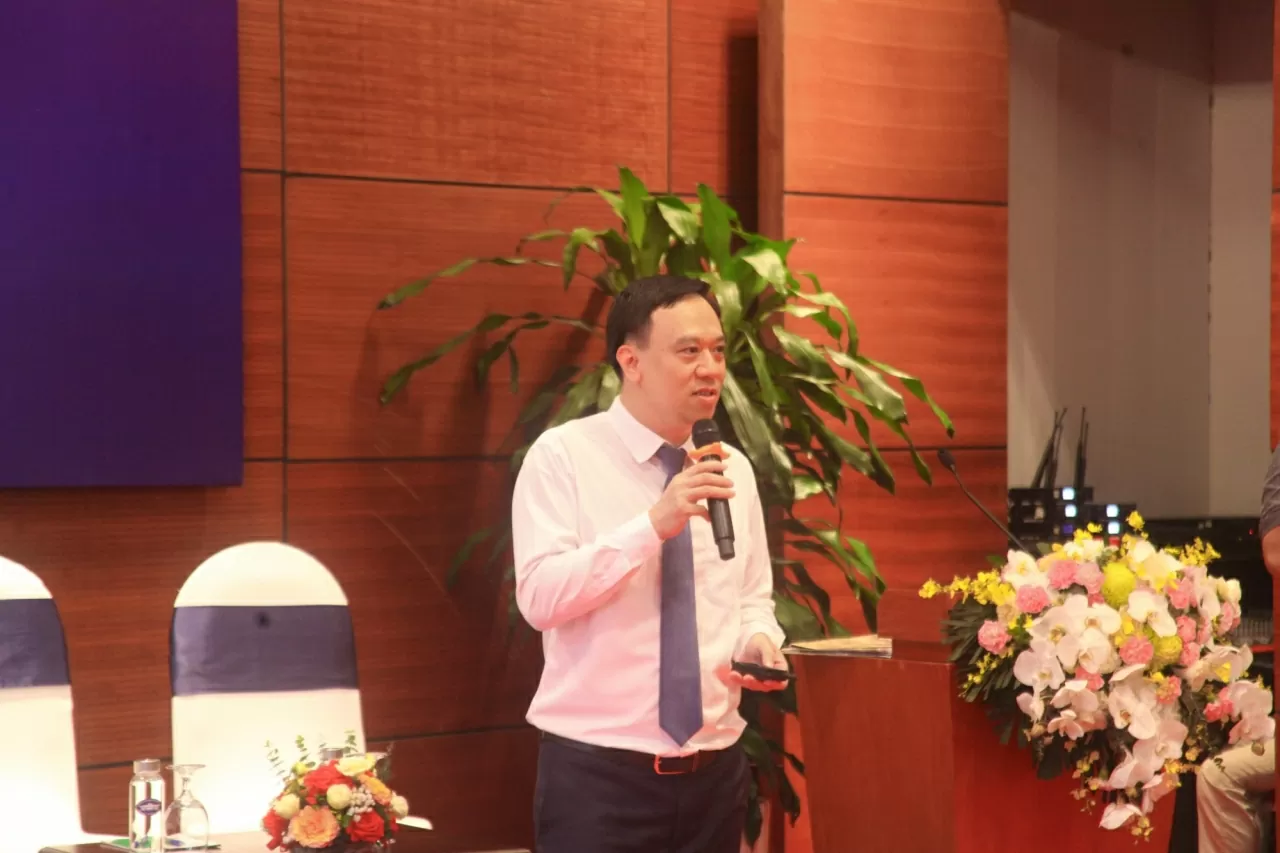 Báo chí chuyển mình để 'níu chân' độc giả Gen Z Báo chí chuyển mình để 'níu chân' độc giả Gen Z