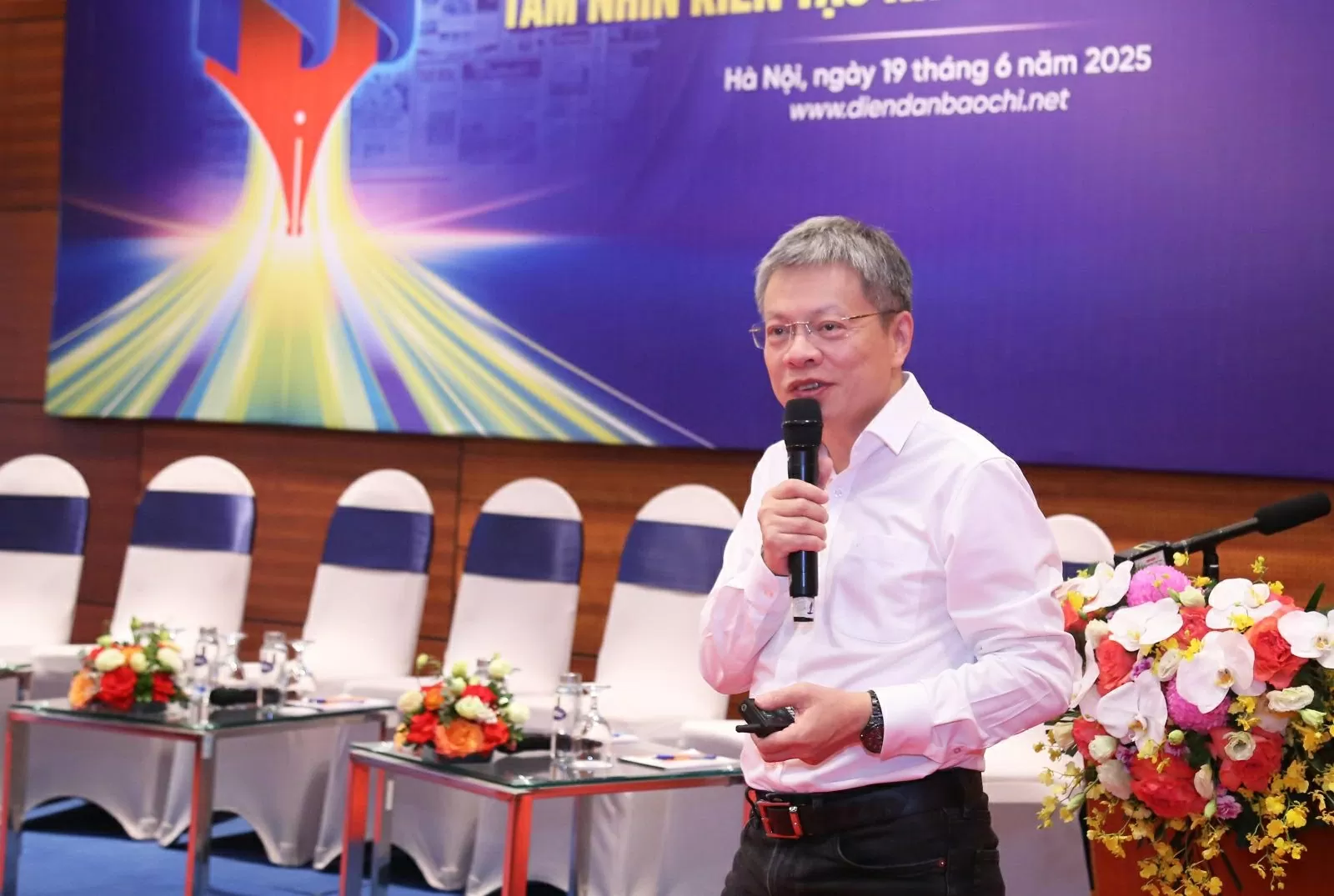 Báo chí Việt Nam trong kỷ nguyên mới: Đoàn kết đổi mới tư duy, người gác cổng và ngọn hải đăng, khả tín và chất lượng