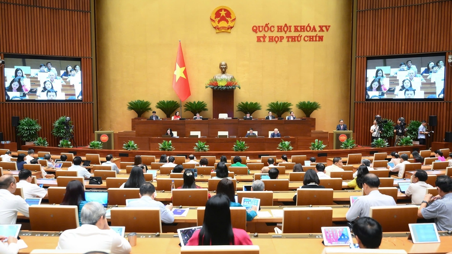 Hôm nay 20/6, Bộ trưởng Bộ Giáo dục và Đào tạo tiếp tục trả lời chất vấn trước Quốc hội