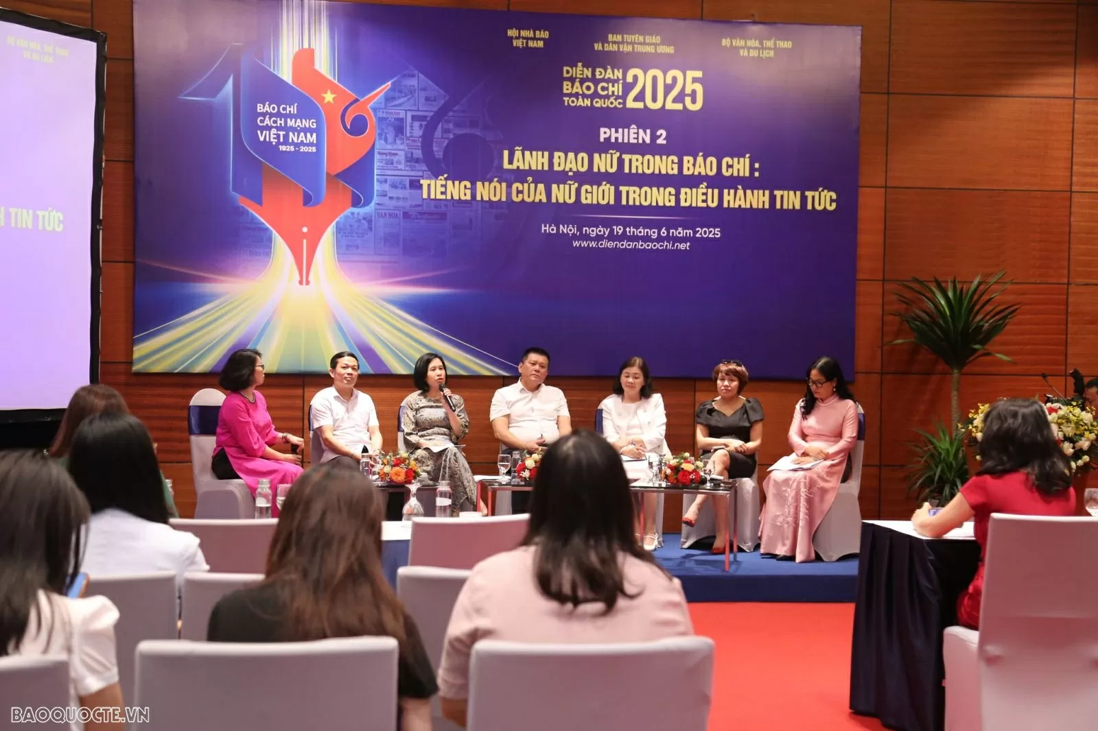 Tăng cường tiếng nói của nữ giới trong điều hành báo chí