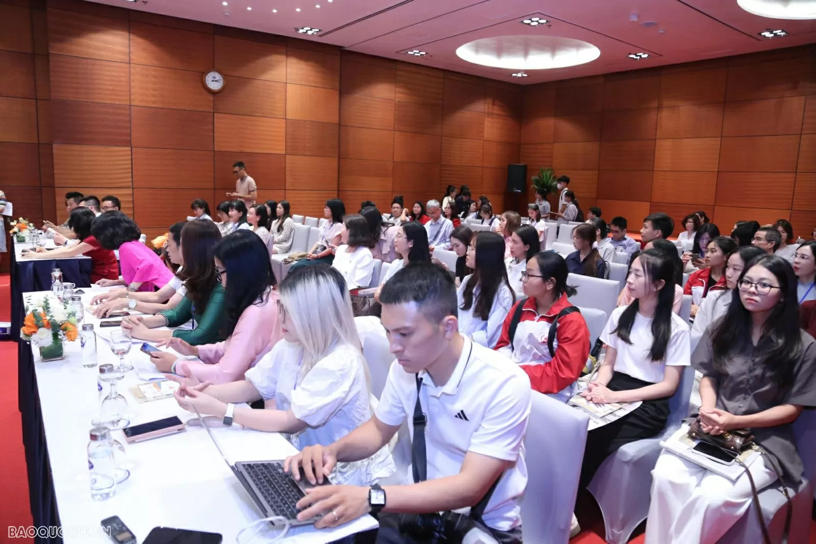 Tăng cường tiếng nói của nữ giới trong điều hành báo chí