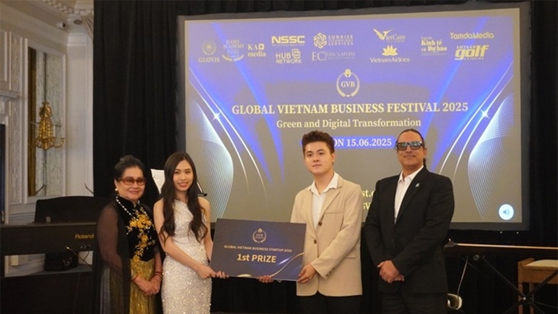 Dự án vật liệu cách nhiệt từ Rơm (Straw Wood) giải nhất cuộc thi GVB Startup 2025