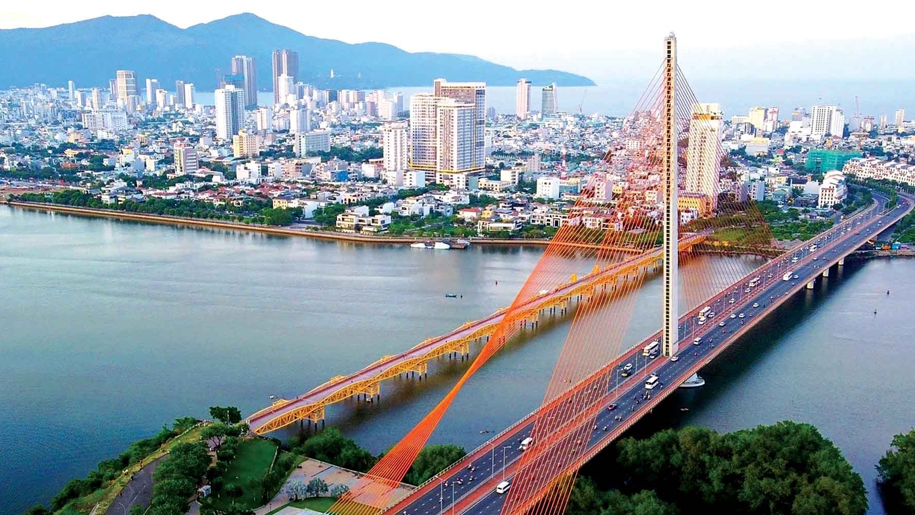 Góp ý dự thảo văn kiện Đại hội XIV của Đảng: Góp lửa cho ngọn đuốc dẫn đường