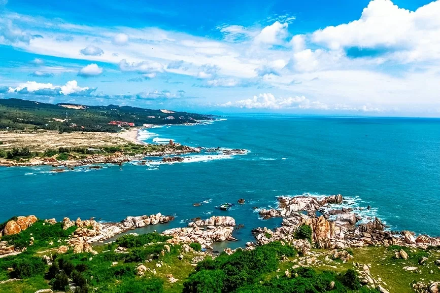 Hải đăng Kê Gà, Bình Thuận được công nhận di tích lịch sử kiến trúc: Viên ngọc sáng giữa Đại dương xanh Hải đăng Kê Gà, Bình Thuận được công nhận di tích lịch sử kiến trúc: Viên ngọc sáng giữa Đại dương xanh