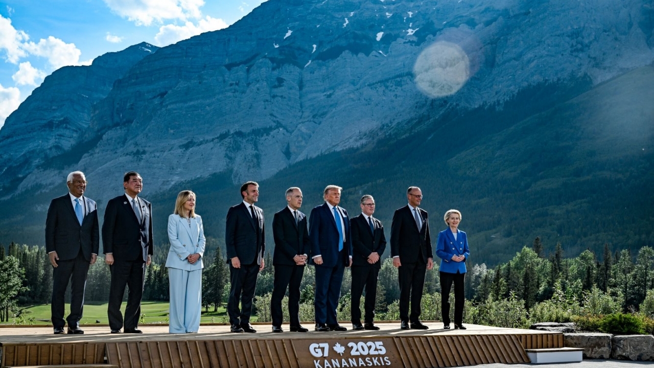 Ảnh ấn tượng: Tổng thống Putin tuyên bố 'Nga và Ukraine là một dân tộc', Israel-Iran leo thang căng thẳng, Mỹ nói 'giờ là lúc để hướng đến hòa bình'