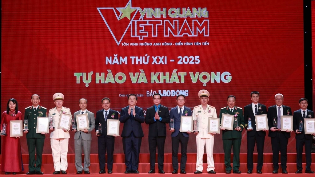 Vinh quang Việt Nam 2025: Tự hào những tấm gương cống hiến, khơi dậy khát vọng phát triển