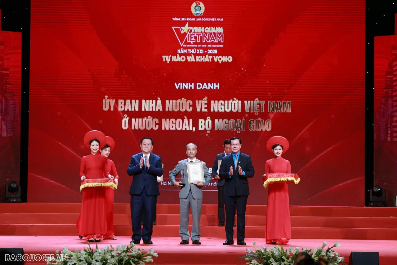 Ủy ban Nhà nước về người Việt Nam ở nước ngoài được vinh danh tại chương trình ‘Vinh quang Việt Nam 2025’ Ủy ban Nhà nước về người Việt Nam ở nước ngoài được vinh danh tại chương trình ‘Vinh quang Việt Nam 2025’