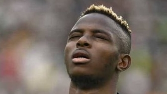 Tiền đạo Victor Osimhen khó từ chối với đề nghị hậu hĩnh từ Trung Đông