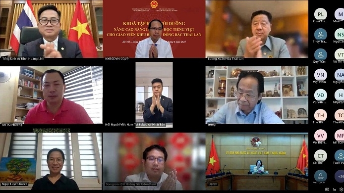 Tập huấn nâng cao năng lực dạy học tiếng Việt cho giáo viên kiều bào tại Đông Bắc Thái Lan