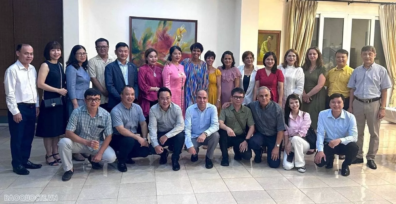 Báo chí tiếp tục sứ mệnh gắn kết hai dân tộc Việt Nam-Cuba Báo chí tiếp tục sứ mệnh gắn kết hai dân tộc Việt Nam-Cuba