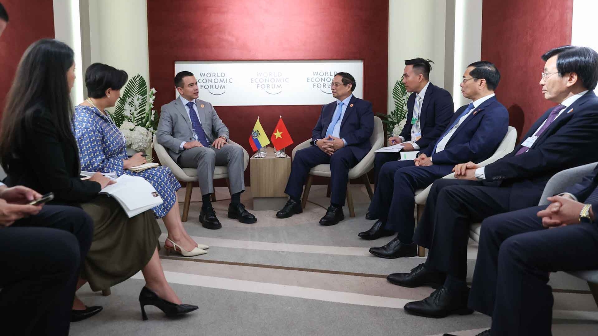 Thủ tướng Phạm Minh Chính gặp Tổng thống Ecuador Daniel Noboa