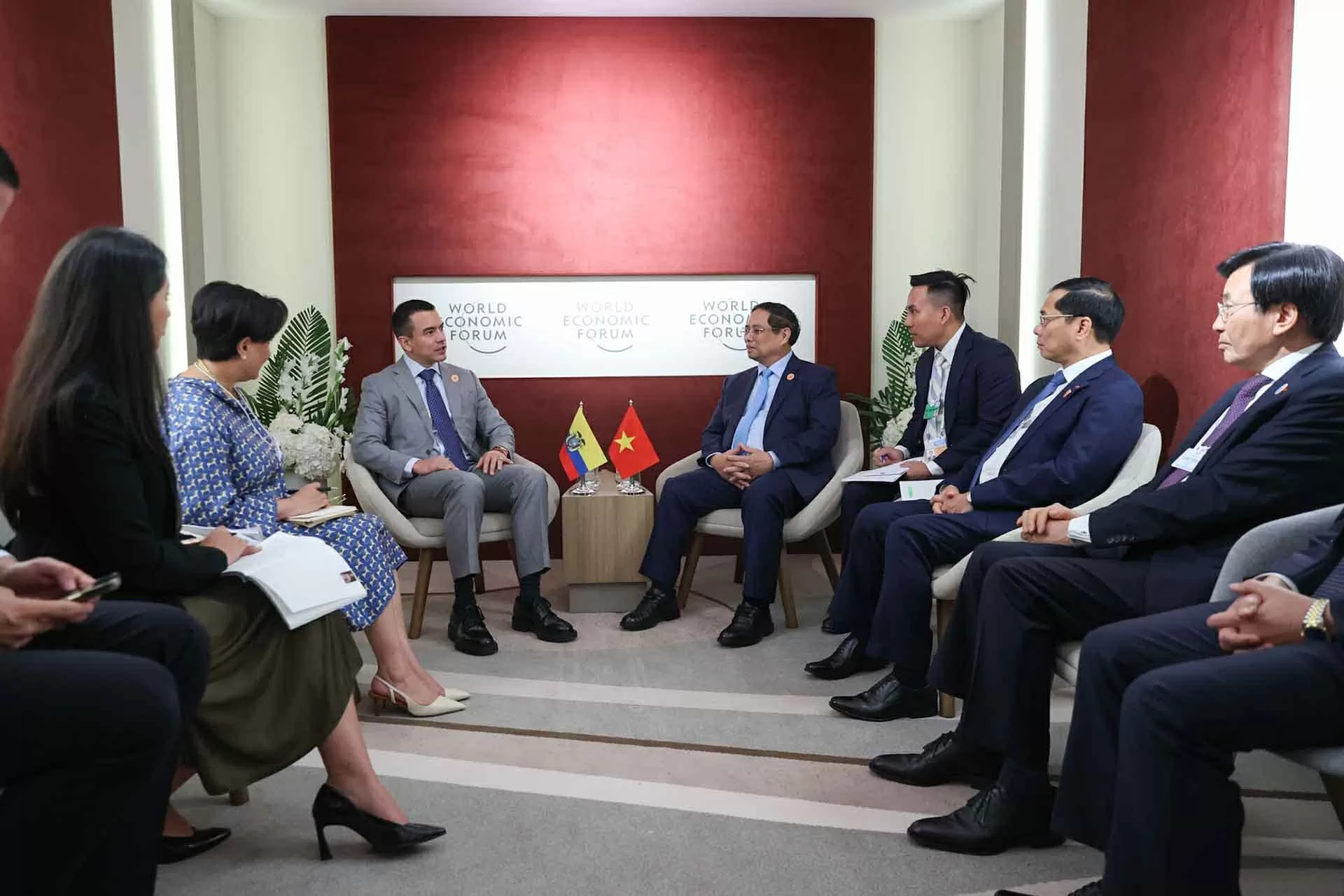 Thủ tướng Phạm Minh Chính gặp Tổng thống Ecuador Daniel Noboa Thủ tướng Phạm Minh Chính gặp Tổng thống Ecuador Daniel Noboa
