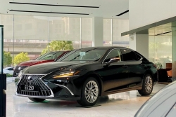 Lexus ES giảm giá tới 260 triệu đồng tại Việt Nam
