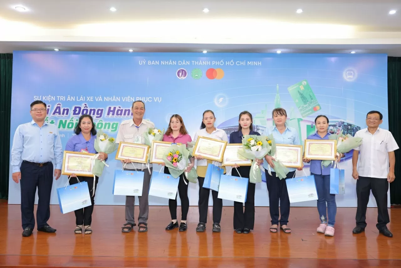 TP. Hồ Chí Minh vinh danh lực lượng xe buýt thúc đẩy chuyển đổi số ngành giao thông TP. Hồ Chí Minh vinh danh lực lượng xe buýt thúc đẩy chuyển đổi số ngành giao thông