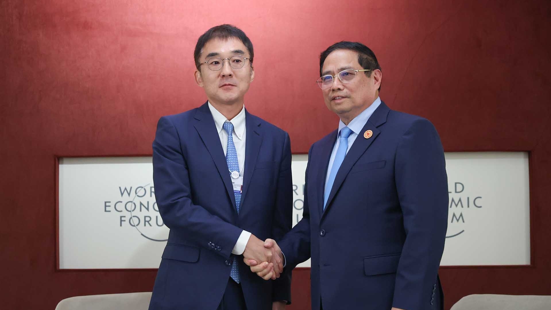 Thủ tướng Phạm Minh Chính tiếp Chủ tịch Viện Kinh tế Đông Á và ASEAN