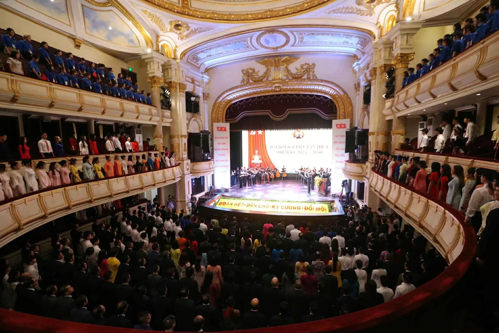 Sứ mệnh giữ gìn hồn cốt dân tộc, khơi dậy khát vọng phát triển, lan tỏa niềm tin, trí tuệ và bản lĩnh Việt Nam Sứ mệnh giữ gìn hồn cốt dân tộc, khơi dậy khát vọng phát triển, lan tỏa niềm tin, trí tuệ và bản lĩnh Việt Nam