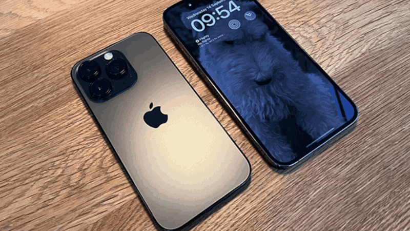 Hành động úp điện thoại xuống bàn khi không sử dụng mang lại sẽ mang lại lợi ích cho bạn.