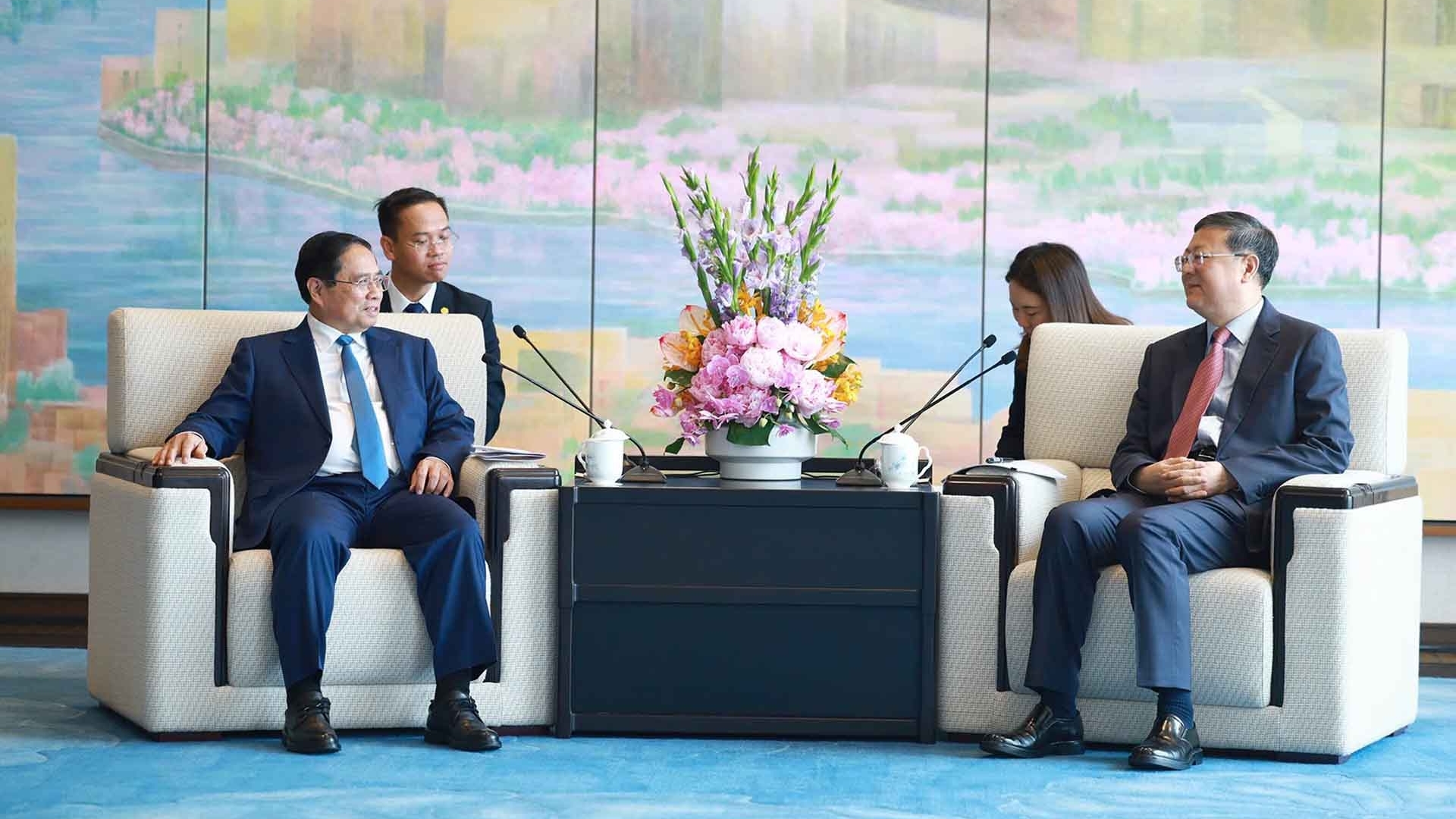 Thủ tướng Phạm Minh Chính hội kiến Bí thư Thành ủy Thượng Hải Trần Cát Ninh