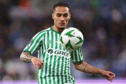 Antony đồng ý giảm lương để rời Man Utd