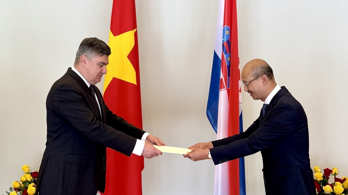 Đại sứ Bùi Lê Thái trình Thư ủy nhiệm lên Tổng thống Croatia