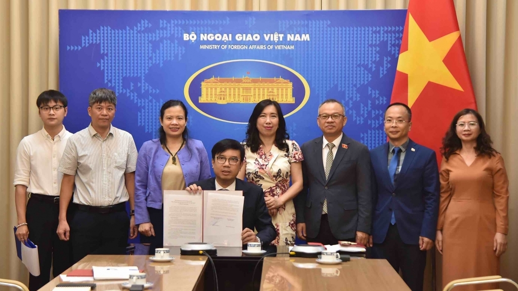 Báo Thế giới và Việt Nam 'bắt tay chiến lược' với The Colombo Times - điểm nhấn mới trong hợp tác báo chí quốc tế