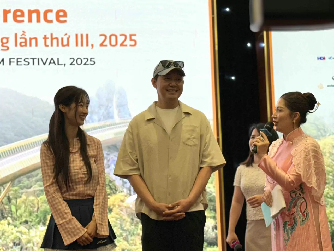 DANAFF III: Tài tử Park Sung Woong đã đến Đà Nẵng DANAFF III: Tài tử Park Sung Woong đã đến Đà Nẵng