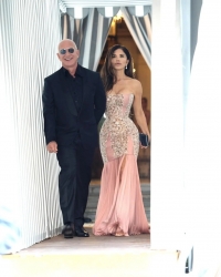 Vợ chồng tỷ phú Jeff Bezos - Lauren Sanchez mở tiệc kết thúc đám cưới xa hoa