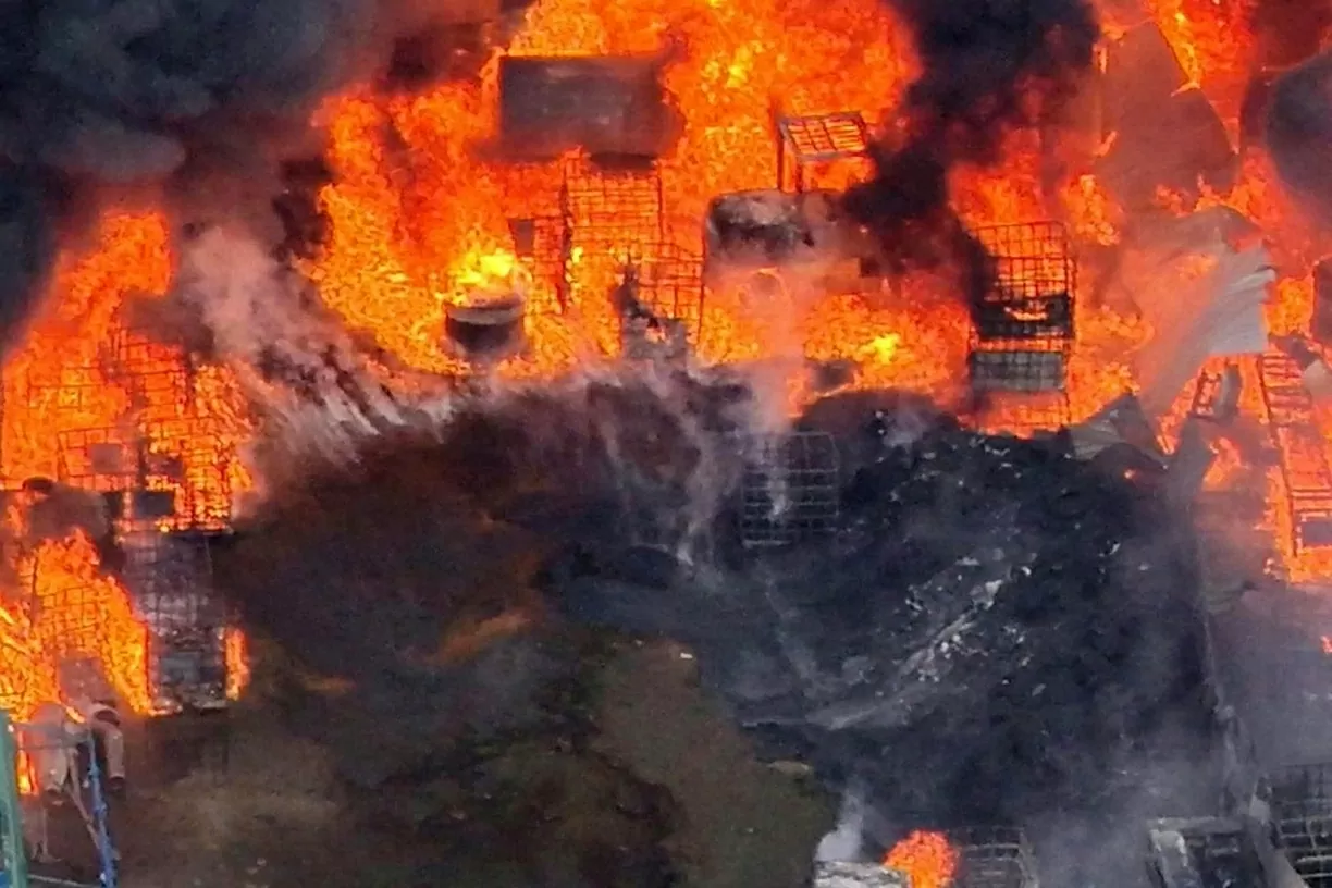 Hưng Yên: Đám cháy nghiêm trọng tại xưởng tái chế phế liệu được dập tắt hoàn toàn Hưng Yên: Đám cháy nghiêm trọng tại xưởng tái chế phế liệu được dập tắt hoàn toàn