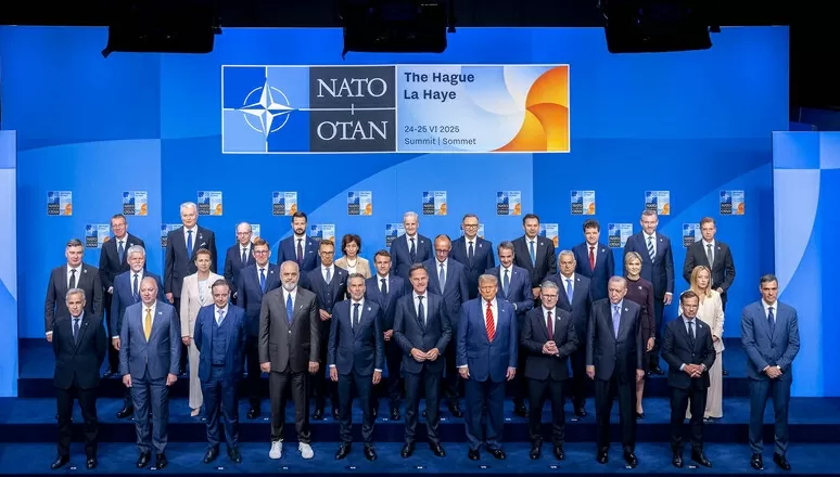 Các nhà lãnh đạo tham gia Hội nghị thượng đỉnh NATO chụp ảnh kỷ niệm ngày 25/6. (Nguồn: NATO) Các nhà lãnh đạo tham gia Hội nghị thượng đỉnh NATO chụp ảnh kỷ niệm ngày 25/6. (Nguồn: NATO)