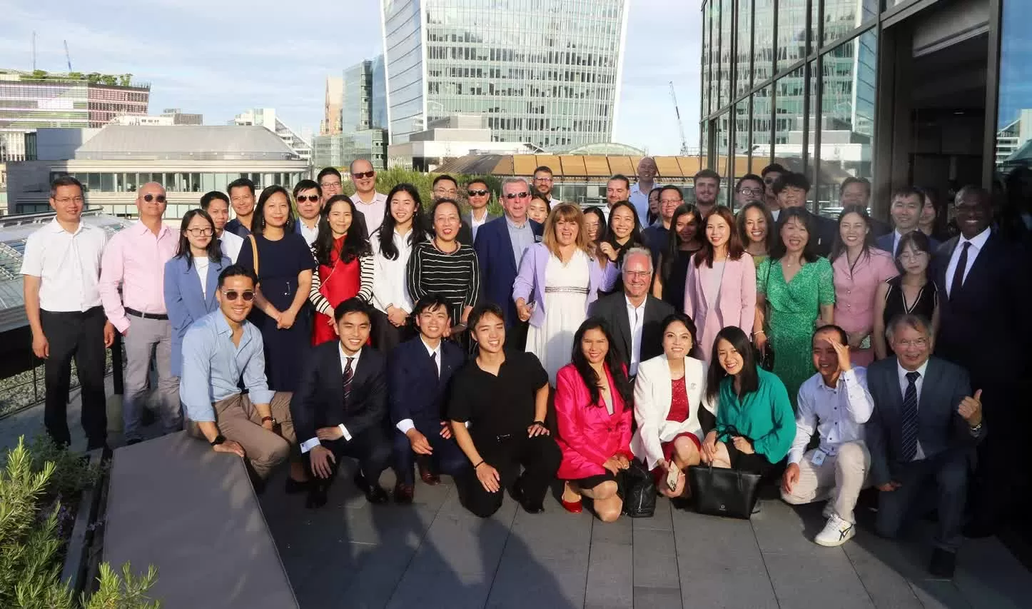 Kết nối các chuyên gia người Việt hoạt động trong lĩnh vực tài chính Kết nối các chuyên gia người Việt hoạt động trong lĩnh vực tài chính