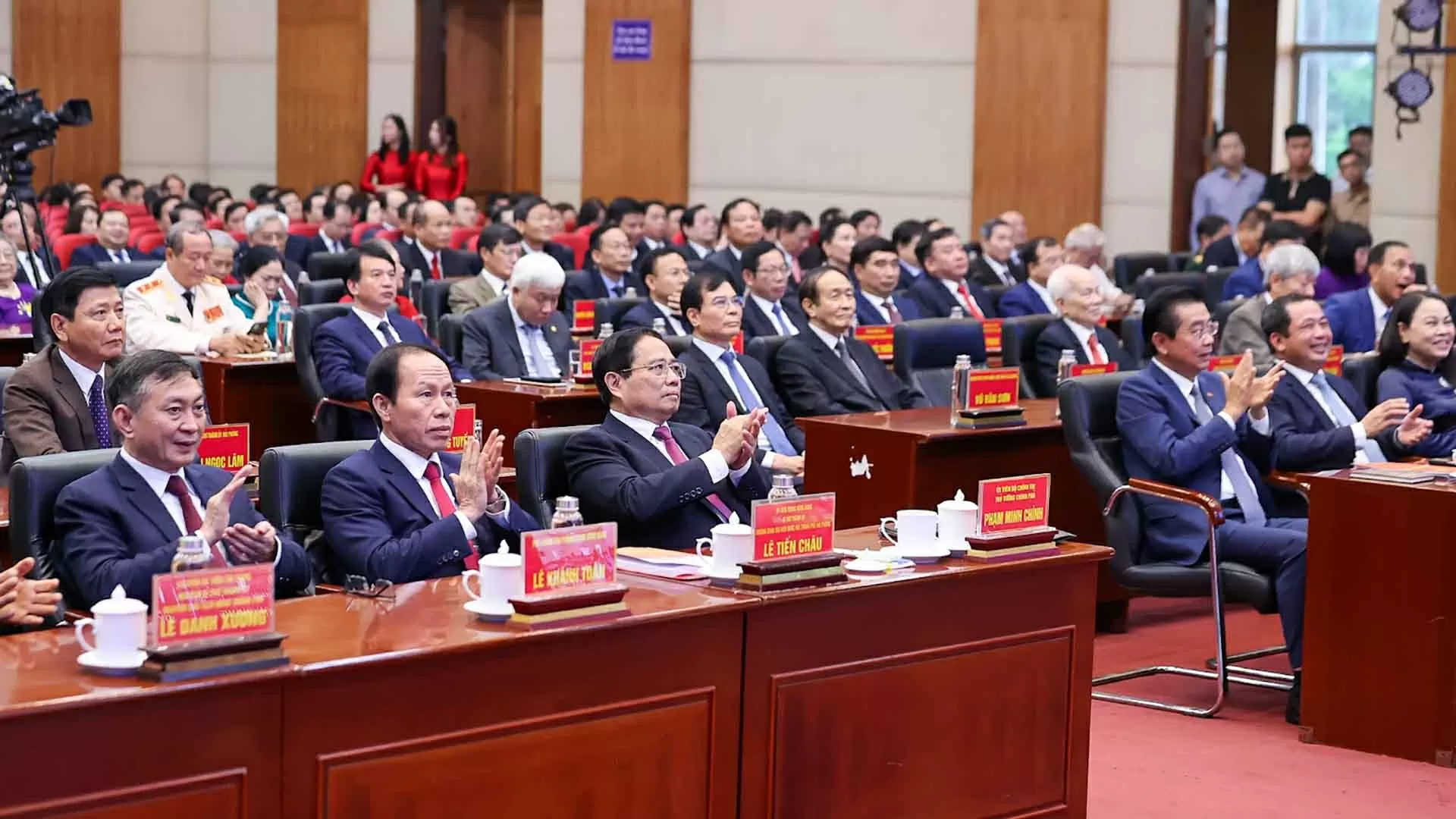 Danh sách Chủ tịch Ủy ban nhân dân các tỉnh, thành phố mới sau sáp nhập