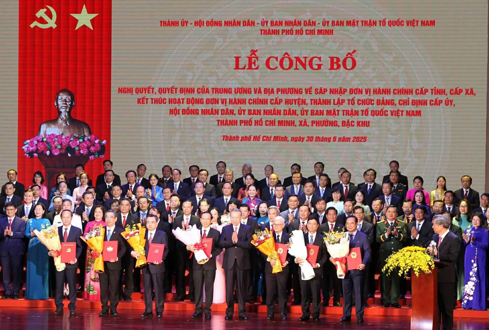 Tổng Bí thư Tô Lâm: Quyết định 'sắp xếp lại giang sơn' là bước đi lịch sử có ý nghĩa chiến lược Tổng Bí thư Tô Lâm: Quyết định 'sắp xếp lại giang sơn' là bước đi lịch sử có ý nghĩa chiến lược