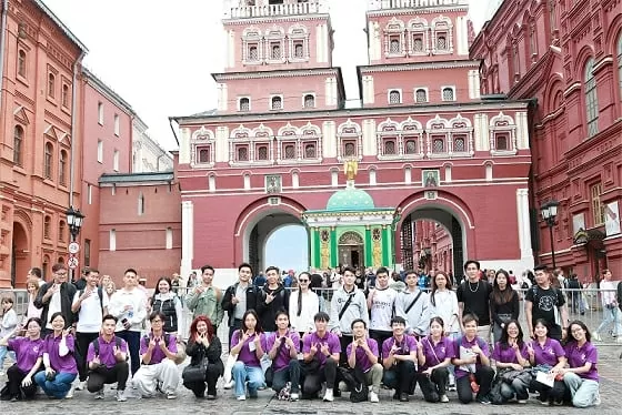 Tuổi trẻ Việt Nam tại Nga với hành trình tri ân lịch sử 'Theo dấu chân Bác' Tuổi trẻ Việt Nam tại Nga với hành trình tri ân lịch sử 'Theo dấu chân Bác'