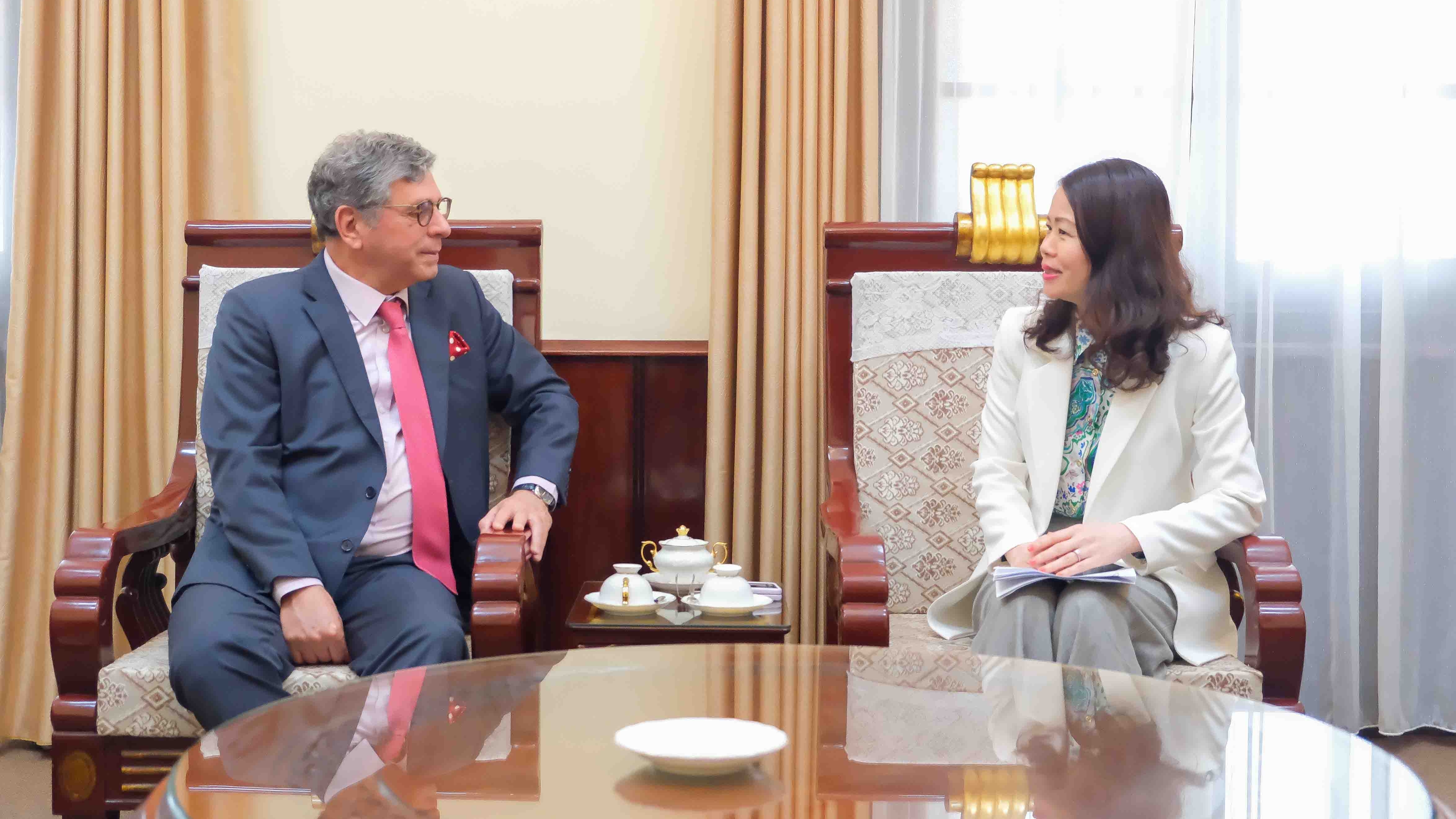 Thứ trưởng Nguyễn Minh Hằng tiếp Đại sứ Brazil tại Việt Nam