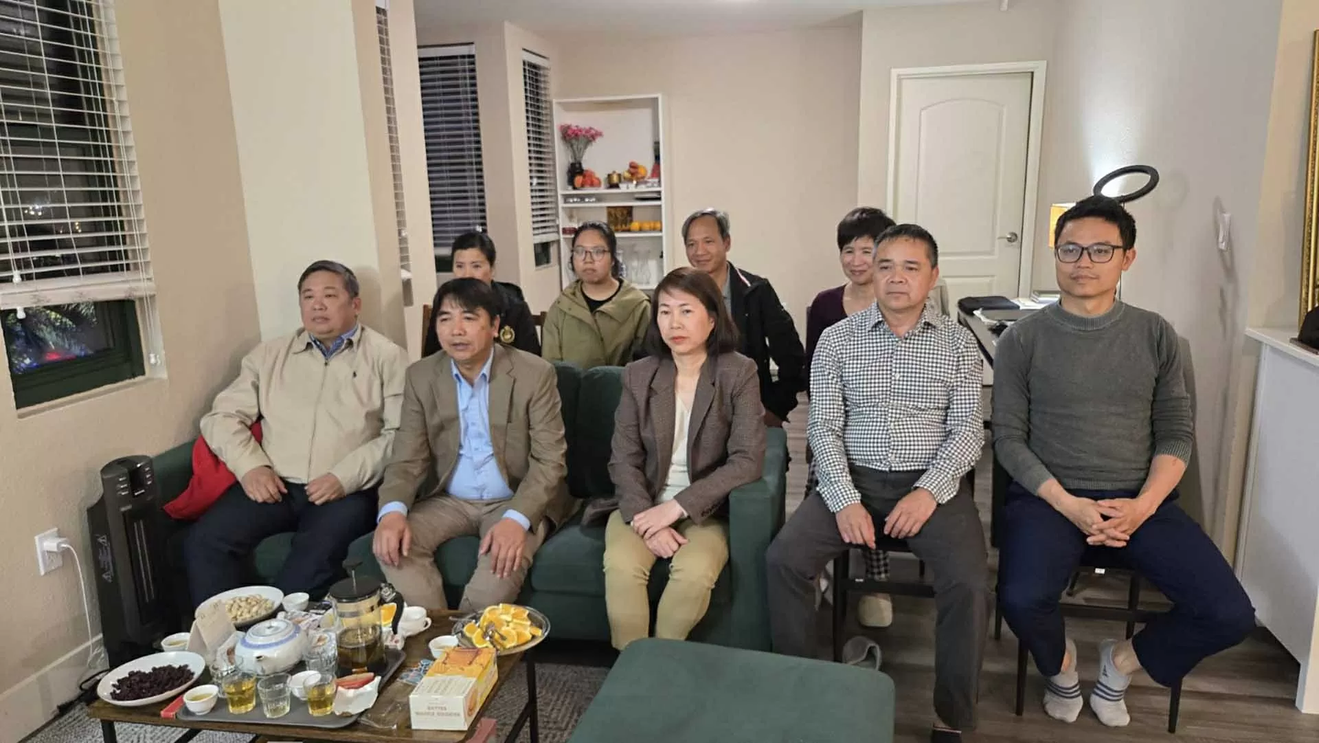 Tổng lãnh sự quán Việt Nam tại San Francisco nhiệt liệt hưởng ứng và quán triệt sự kiện cải cách hành chính lịch sử của đất nước Tổng lãnh sự quán Việt Nam tại San Francisco nhiệt liệt hưởng ứng và quán triệt sự kiện cải cách hành chính lịch sử của đất nước