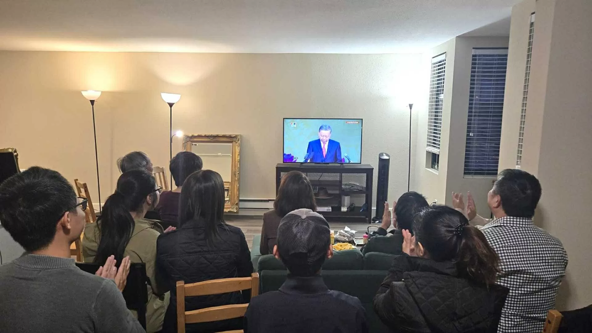 Tổng lãnh sự quán Việt Nam tại San Francisco nhiệt liệt hưởng ứng và quán triệt sự kiện cải cách hành chính lịch sử của đất nước Tổng lãnh sự quán Việt Nam tại San Francisco nhiệt liệt hưởng ứng và quán triệt sự kiện cải cách hành chính lịch sử của đất nước