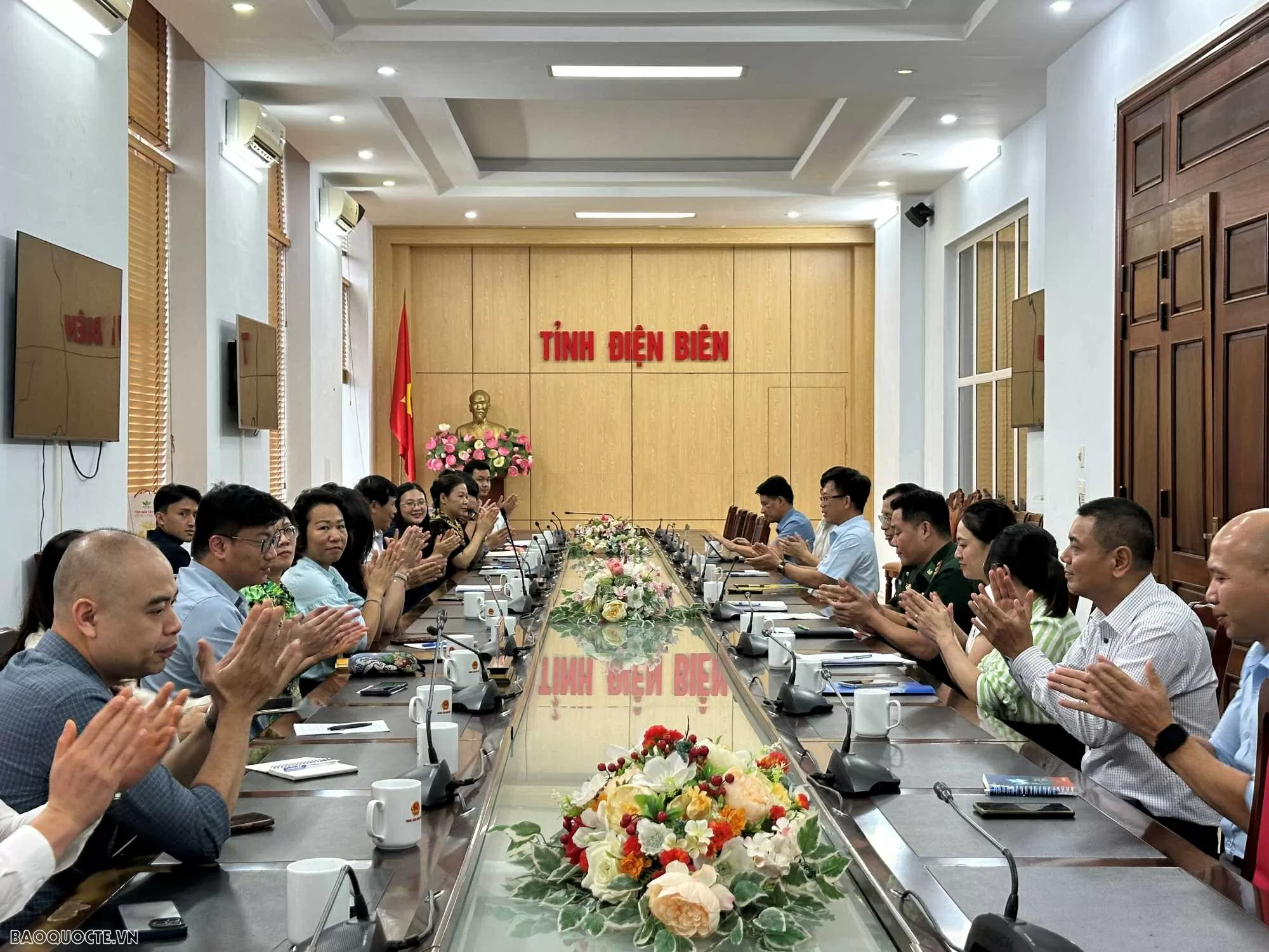 Đẩy mạnh bồi dưỡng kiến thức biên giới lãnh thổ cho cán bộ ngoại giao Đẩy mạnh bồi dưỡng kiến thức biên giới lãnh thổ cho cán bộ ngoại giao