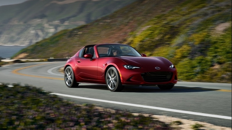 Top 10 mẫu xe mui trần đáng mua nhất năm 2025